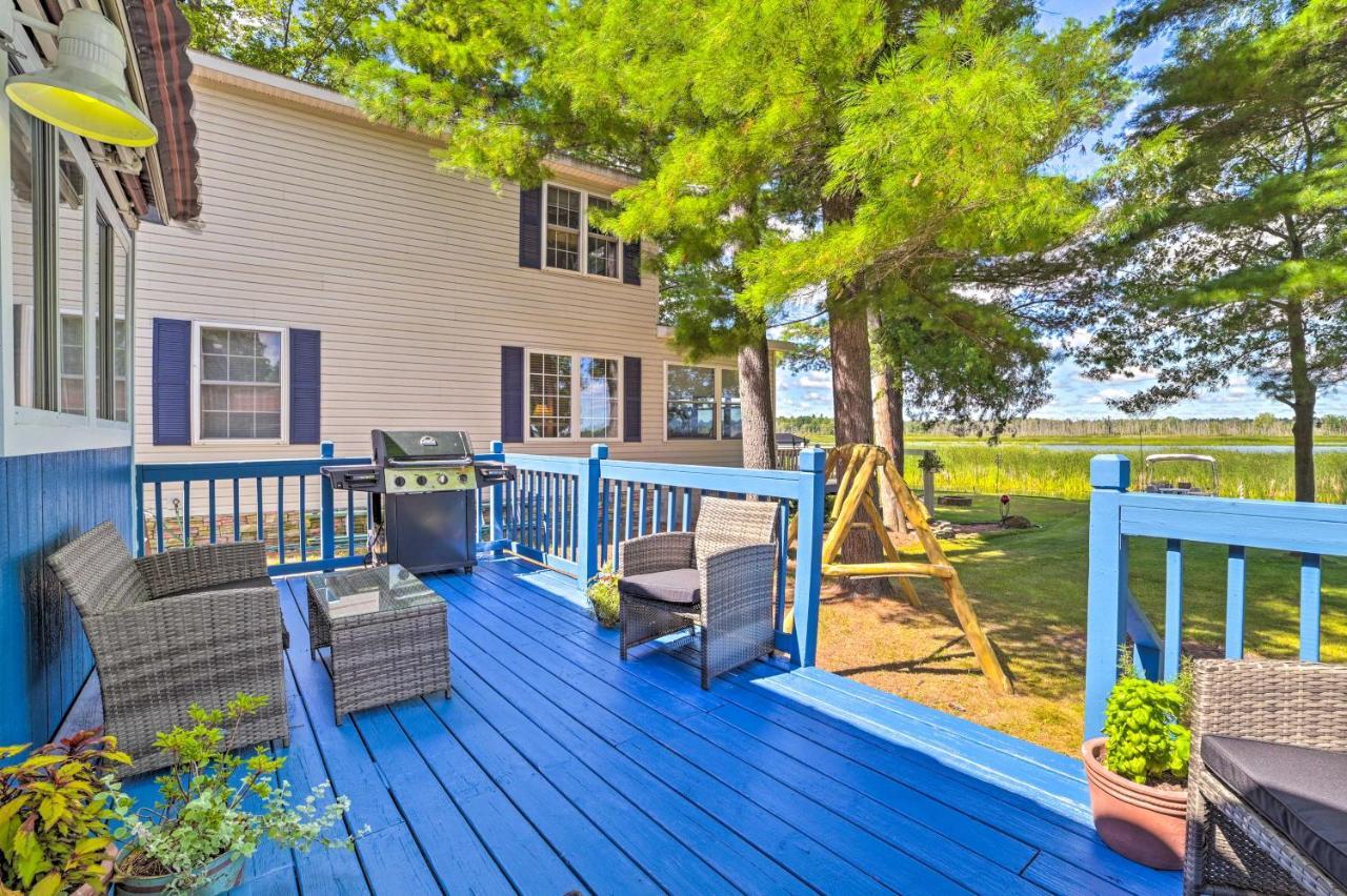 East Tawas Lakefront Getaway With Kayaks And Deck Екстериор снимка
