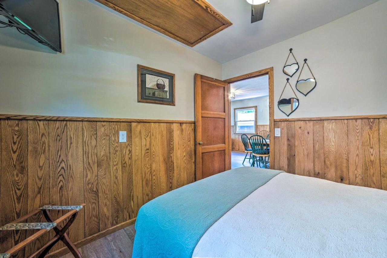 East Tawas Lakefront Getaway With Kayaks And Deck Екстериор снимка