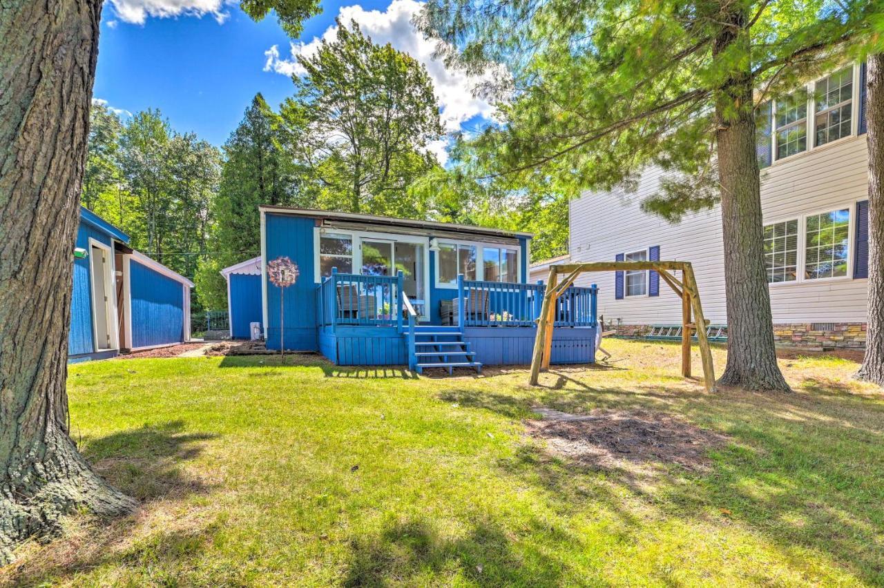 East Tawas Lakefront Getaway With Kayaks And Deck Екстериор снимка